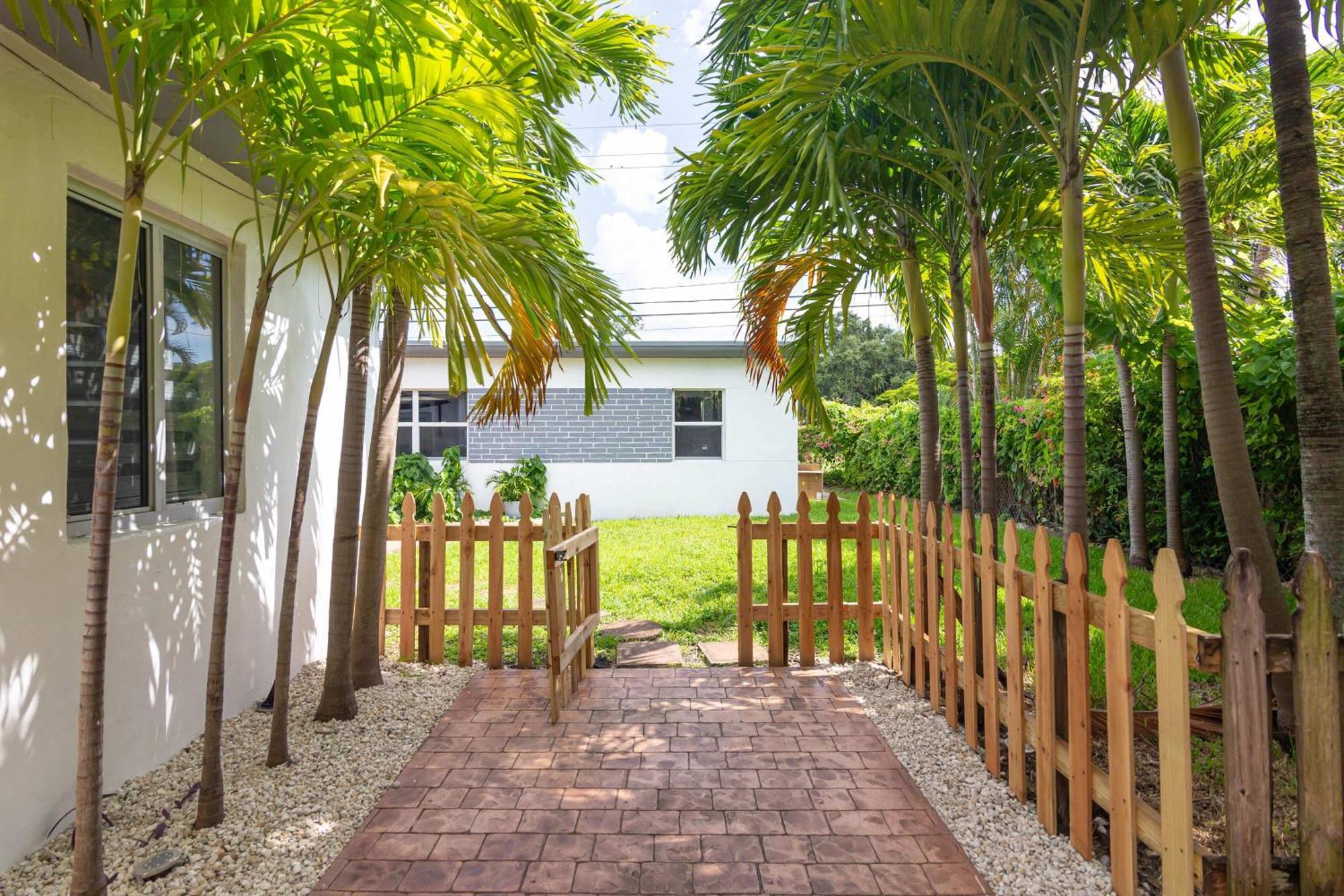 מיאמי Serene Cottage Retreat, Ideal For Couples & Solo מראה חיצוני תמונה